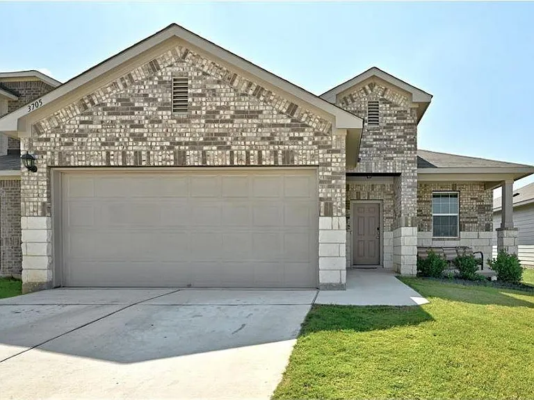 3705 Conyers Ln — Photo 1