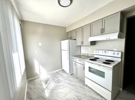 1112 Mount Royal Blvd