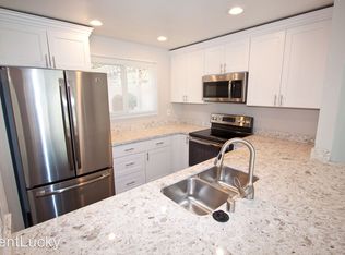 23339 20th Ave S, Des Moines, WA 98198