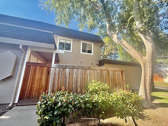 2nd image of 2759 Creekside Dr