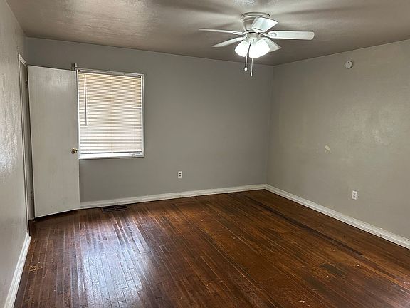 5th image of 3006 Oak Forest Dr