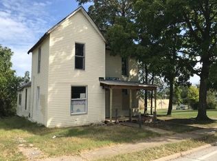 911 W College St, Springfield, MO 65806
