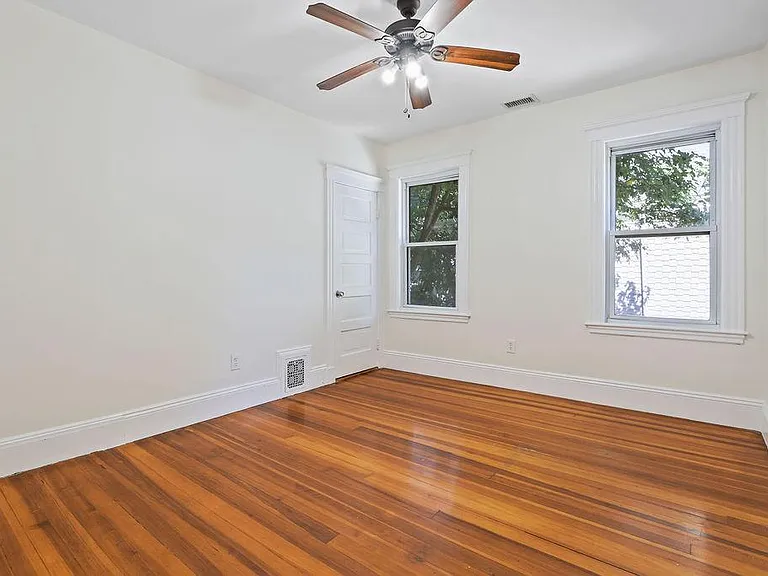30 Tuttle St — Photo 12