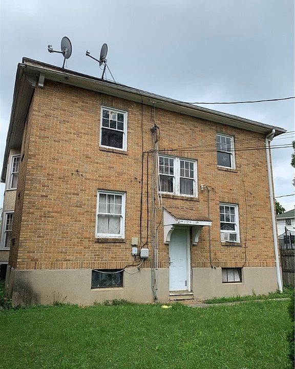 2nd image of 2716 N Main St