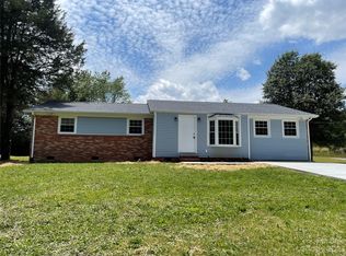 1411 Chancellor Dr, Claremont, NC 28610