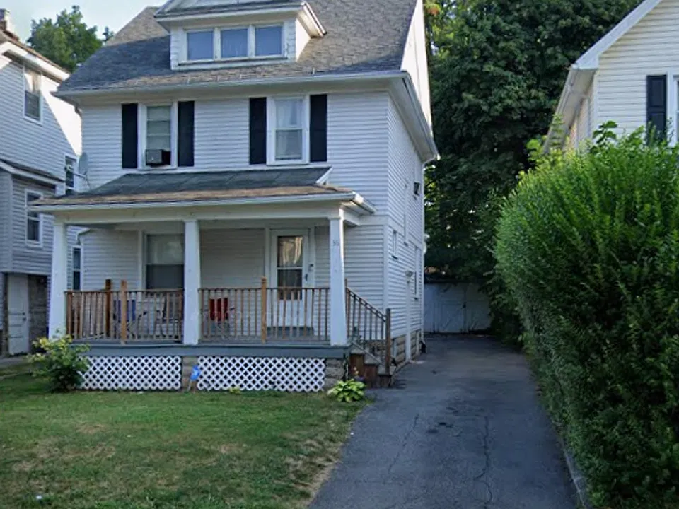 36 Spruce Ave