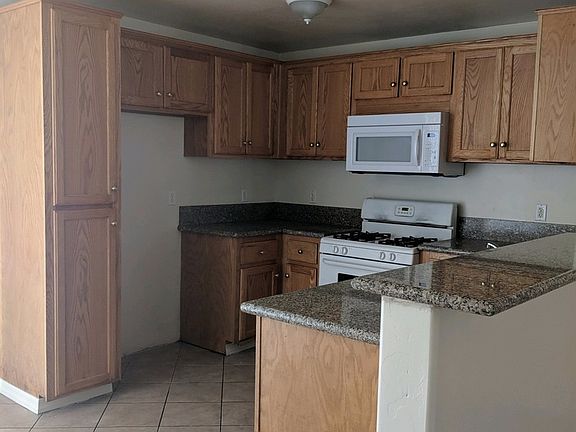 3rd image of 2092 Balboa Dr