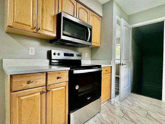 3rd image of 6630 Old Barn Cir