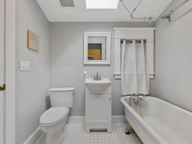 712 SW 3rd Pl — Photo 25