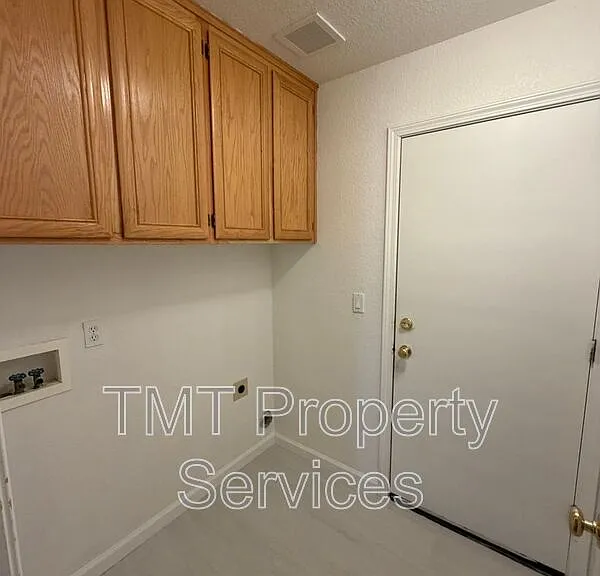 6413 Noble House Ct — Photo 13