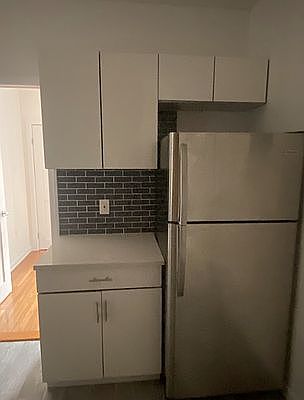 4th image of 202 Thompson St APT 19