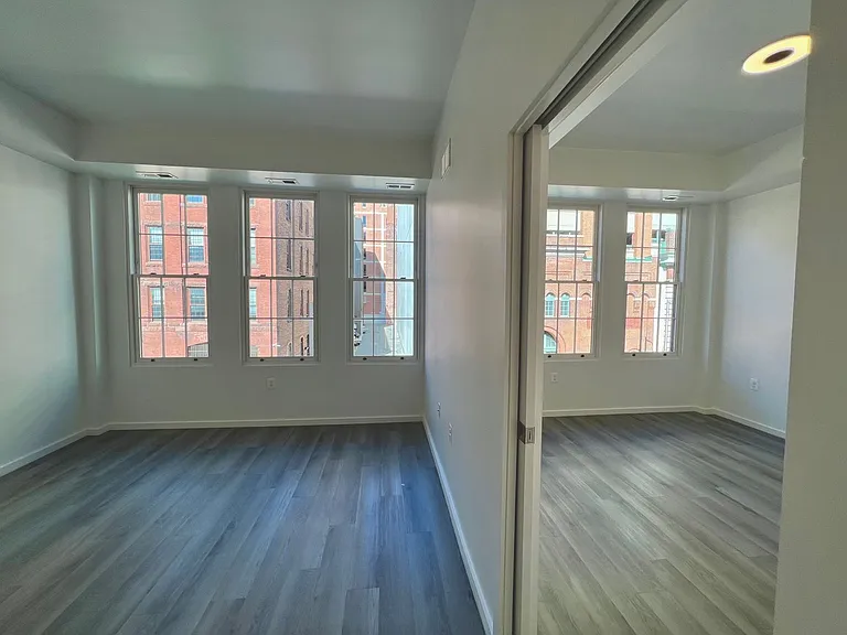 725 W Pratt St. — Photo 164
