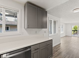 9008 17th Ave SW #3, Seattle, WA 98106