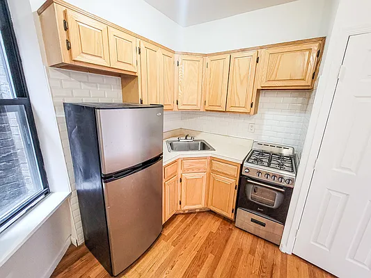 Rented by Premier One Realty LLC | media 9