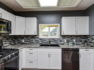909 S Hazel St, Mount Vernon, MO 65712