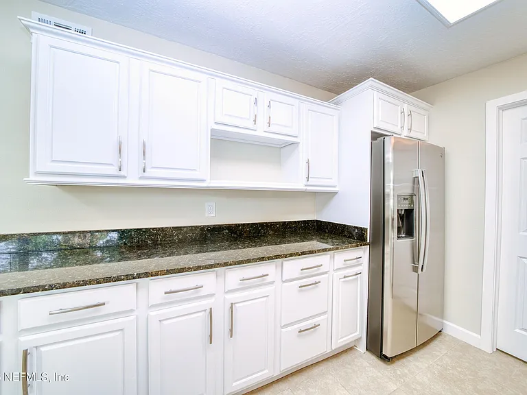 2517 Palm Ave — Photo 8