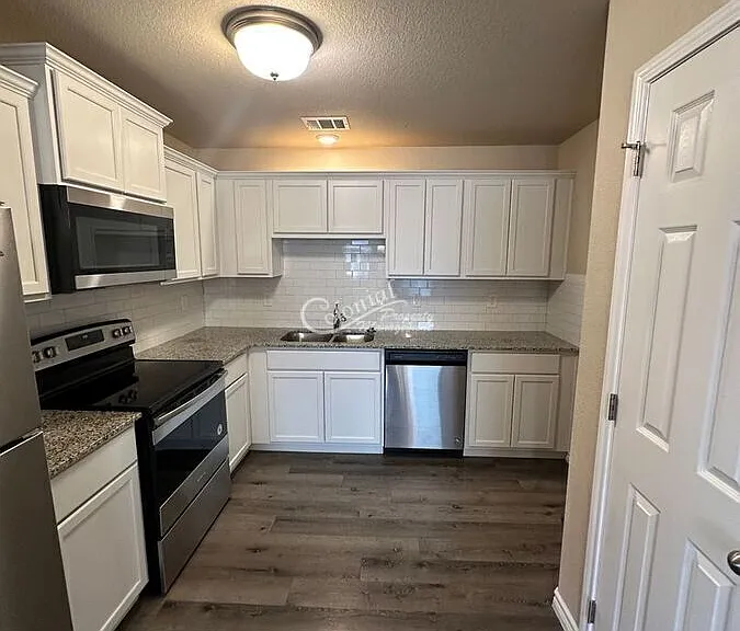 2403 Duntov Dr #B — Photo 7