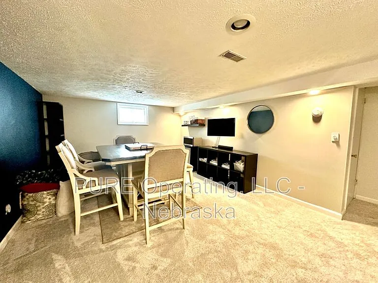 5724 Rees St — Photo 47