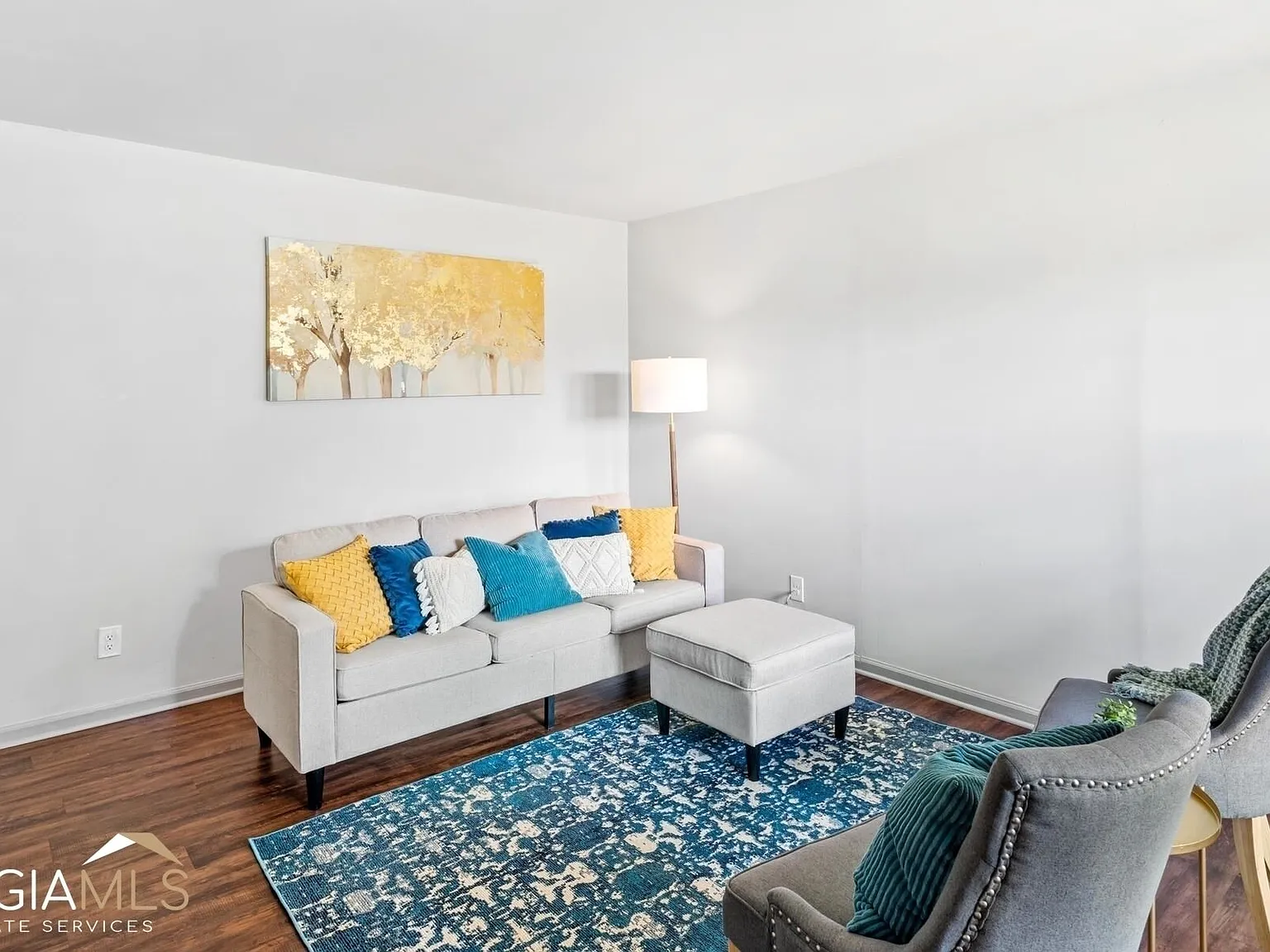 3 bed, 1.0 bath, 1250 sqft, $1,750 — Photo 2