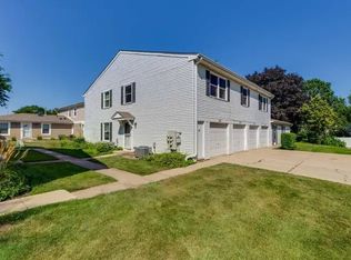 231 Sunset Ct #231, Vernon Hills, IL 60061