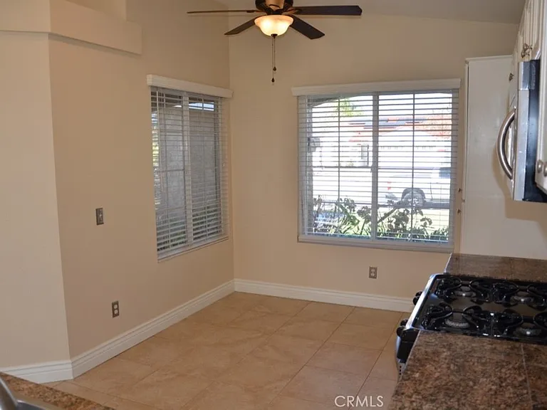 32499 Strigel Ct — Photo 11