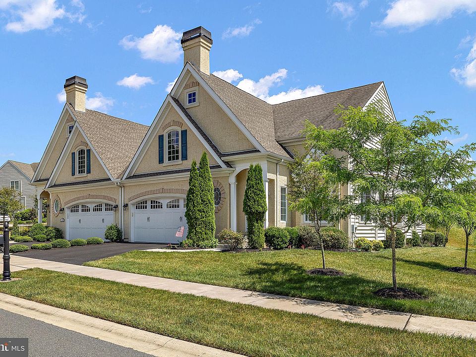 1st image of 271 Carlow Dr