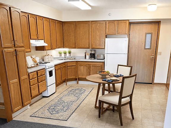 4th image of 105 Edgewood St #21356841