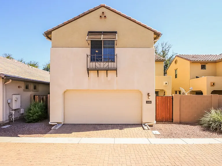 2456 E Vermont Dr — Photo 16