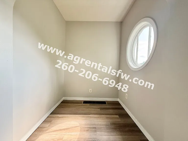 3209 Fairfield Ave — Photo 4