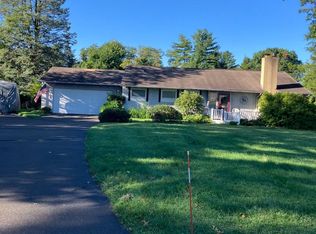 590 Newell Dr, Huntingdon Valley, PA 19006