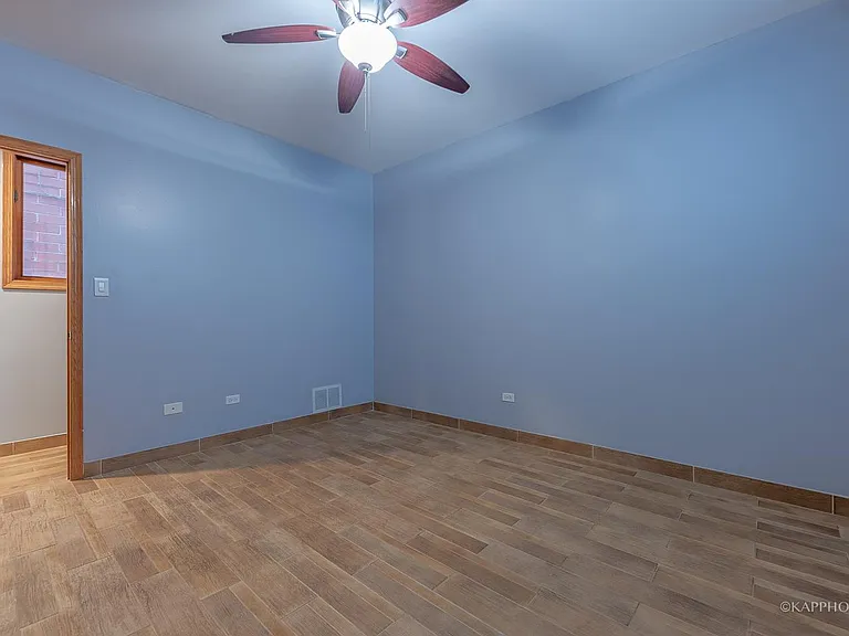 741 S Claremont Ave #G — Photo 18