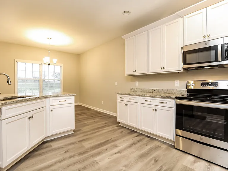 708 Mitscher Dr — Photo 6