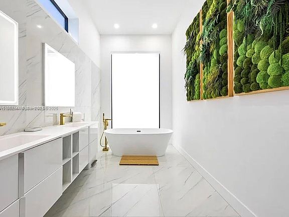 2nd image of 2225 NE 19th St #2225