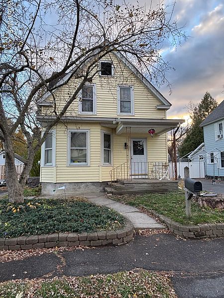 2nd image of 311 Riverside Avenue