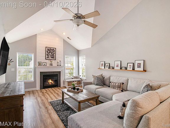 4th image of 648 Olde English Cir