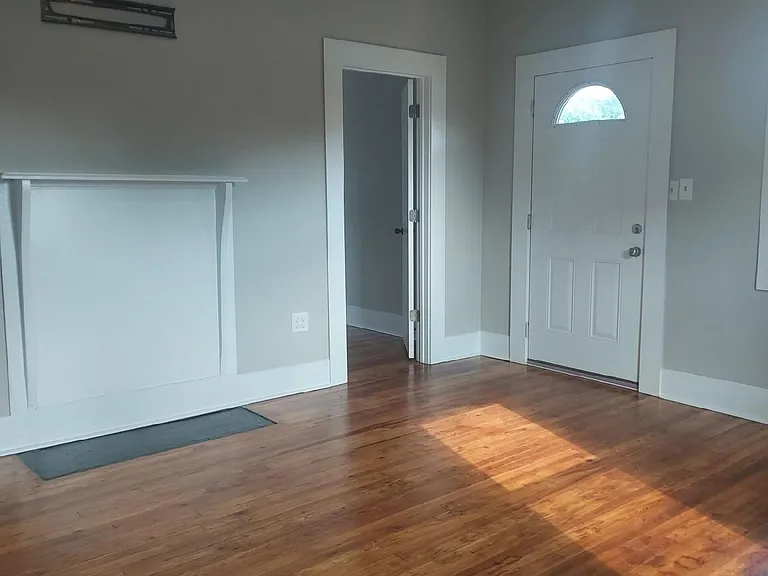 343 Main St — Photo 4
