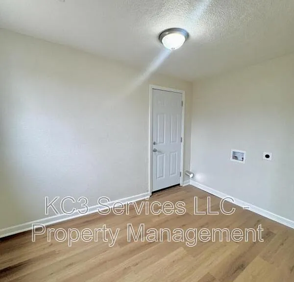 129 Brooklyn Ave — Photo 9