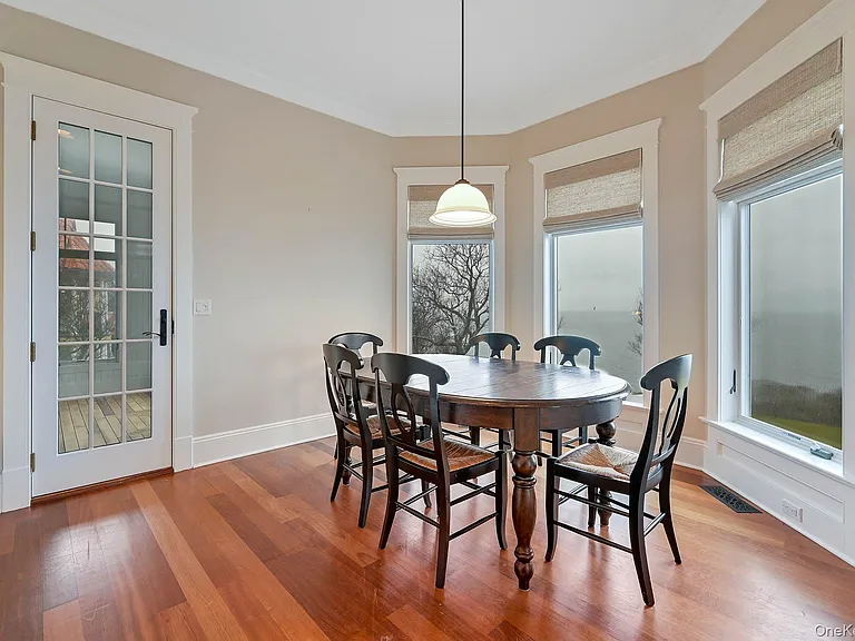 580 Lloyds Ln — Photo 17