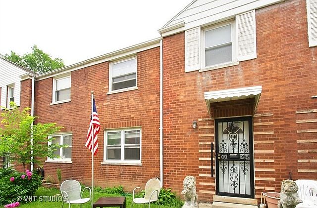 1st image of 3945 W Ainslie St APT C