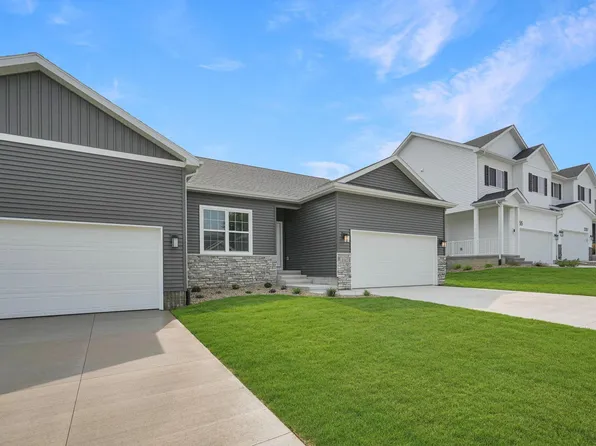 3345 Lincolnshire Rd, Waterloo, IA 50701