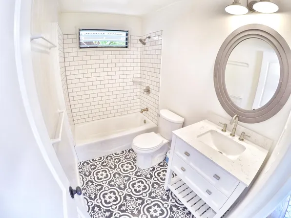 1979 9th Ave #B, Honolulu, HI 96816