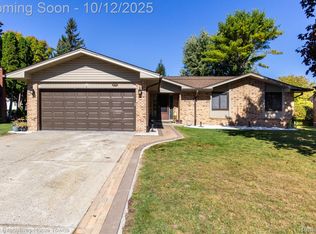 3777 Hamlet Dr, Sterling Heights, MI 48310