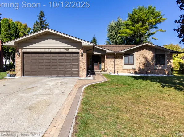 3777 Hamlet Dr, Sterling Heights, MI 48310
