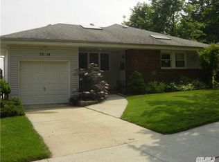 7014 267th St, Glen Oaks, NY 11004