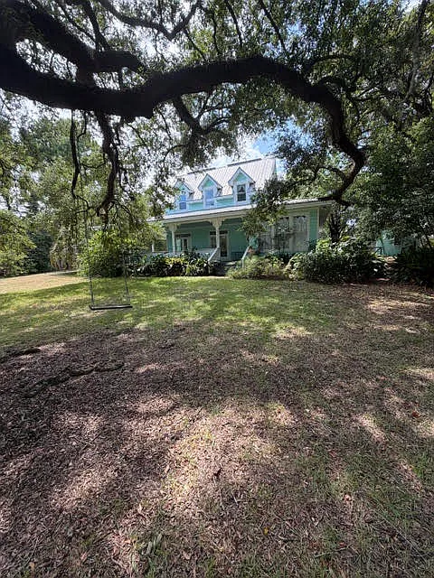 3 bed, 2.5 bath, 2265 sqft, $2,150 — Photo 1
