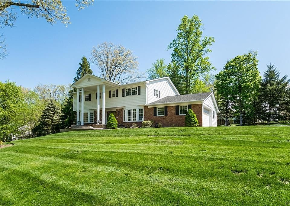 1st image of 49 Woodhaven Dr