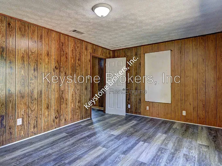 509 Lynmore Cir — Photo 5