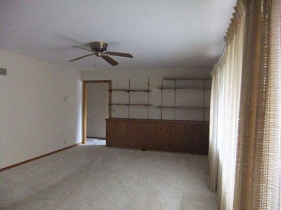 5th image of 401 NE 11th St