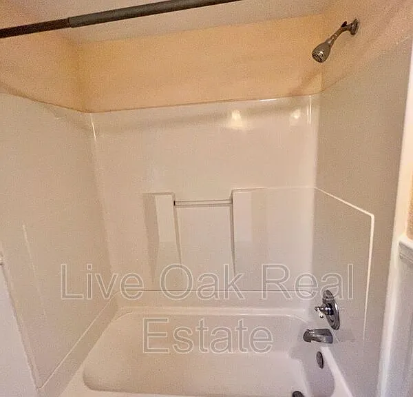 4615 Colonial Ave #B — Photo 8