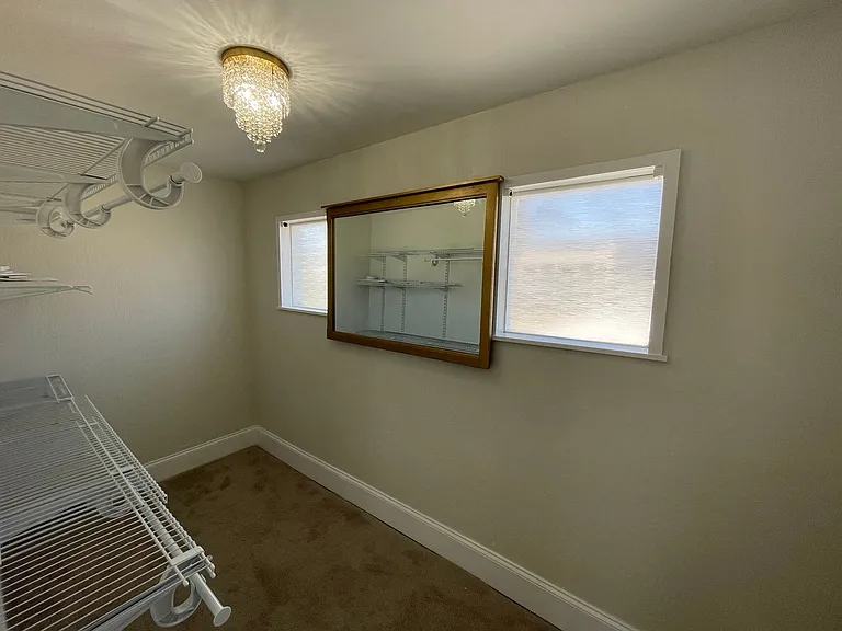 428 W Broadmoor St — Photo 25